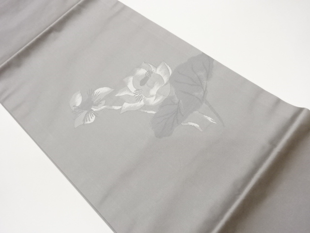 花葉模様織出し開き名古屋帯（額縁仕立て）